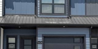 1606 Jonathan Wade Circle Gallery 1