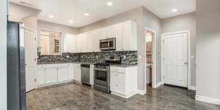 Beautiful townhome in Empire Crossing with mountain views! Beautiful townhome in Empire Crossing with mountain views! Gallery 18