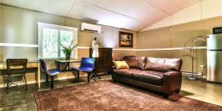 543 College Street Gallery 4