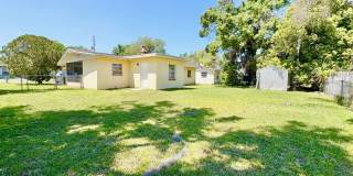 Charming 2 Bedroom Home with Fenced Yard & Screened Patio – Prime Location! Gallery 1