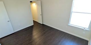 Room in 3 Bedroom Home at Phillips St Gallery 10