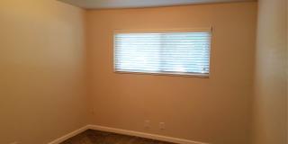 3 Bedroom with Fenced Yard in Laguna Lake Gallery 10