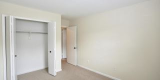 2215 N SOMERSET Street Gallery 16