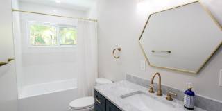 Luxury Annual Rental with Resort-Style Pool on Longboat Key Gallery 15
