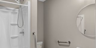 Charming 2BR Duplex in Oak Ridge Gallery 9