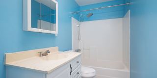 Beautiful Detached 1 Bedroom Home in Lakeside! Gallery 10