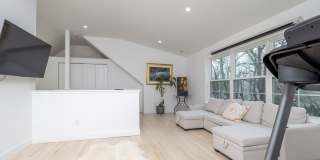 28 Oak Street Gallery 36