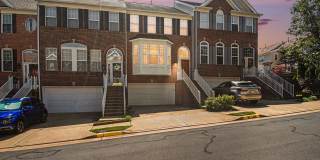 213 SPENCER Terrace SE Gallery 1