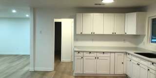 GLENOAKS Gallery 8