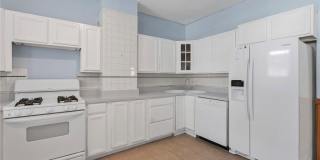 3915 Schiller Place Gallery 12