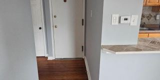 1632-00 BENSON Street Gallery 15