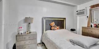 458 SW 9th St Gallery 15