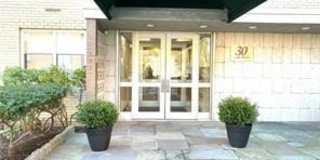 30 Lake Street Gallery 12
