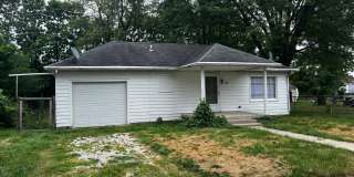 Spacious 2 Bedroom Home! Garage! Fenced in Backyard! Available Now! Spacious 2 Bedroom Home! Garage! Fenced in Backyard! Available Now! Gallery 1