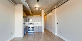Excellent and newly refreshed Uptown 8th floor condo in the Courtside complex. Gallery 11