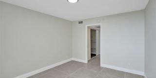 4222 Inverrary Boulevard Gallery 49