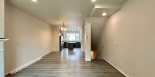 Stunning 2 Bed, 2.5 Bath Craftsman Townhome with Community Amenities! Gallery 8