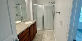 Lake Sawyer - Luxury 3/2.5 Condo Gallery 23