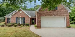 Beautiful 4 Bedroom Home on Large Private Lot in Hoschton Gallery 1