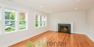 Stylish Four Bedroom Home with Hardwood Floors and Outdoor Space Gallery 8