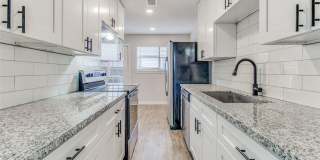 822 N Throckmorton Street Gallery 1