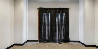 728 College Street Gallery 20