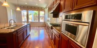 Pleasanton Ponderosa 5 bed+loft / 4 bath, 4 car garage, Small Dogs OK Gallery 10