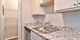 Glen Hills Apartments Gallery 16