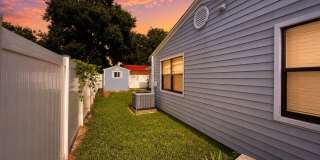 7301 N DARTMOUTH Avenue Gallery 17