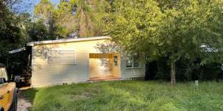 Cute 2 bedroom 1 bath home Gallery 1