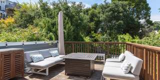 Castro: UNFURNISHED Top Floor Flat w/ Private Deck, W/D in unit & Garage Parking Gallery 1