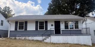 1048 Green Street Gallery 1