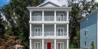 Beautiful 6 Bedroom House - Walk to UF & Sorority Row Gallery 1