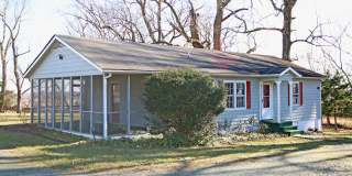 Peaceful  Private Shadwell Mountain Cottage Near I-64  Pantops Gallery 1