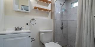Like New breezy Studio/1BA detached cottage in a single family dwelling in Aiea Gallery 14