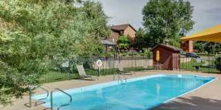 Lovely 1 Bedroom, 1 Bathroom Lakewood Condo! Community POOL!!! Gallery 21