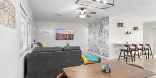 2207 North 28th Place Gallery 18