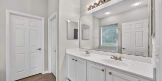 Townhome in Eagle Harbor Gallery 16