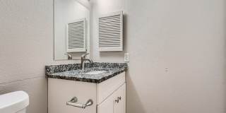 2 Bed, 2 Bath Condo in Aurora! Gallery 20