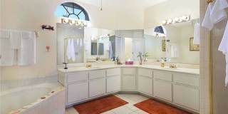105 SW 39th Place Gallery 12