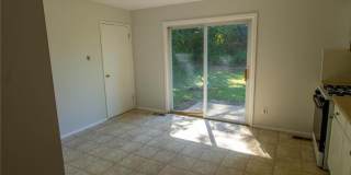 Spacious 3 bedroom 1.5 bath ranch Gallery 4