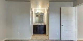 4320 52nd Street Gallery 8