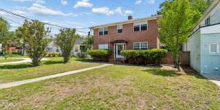 *** TWO WEEKS FREE*** Live Close to Everything – 1BR in Southside Jax Gallery 6