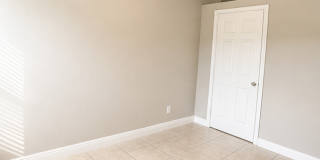 2/2 + Den Available Now! Gallery 4