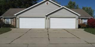 Duplex on Southside. 2bed/2bath with 2 car garage  privacy fence. Gallery 1