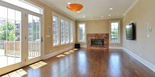 123 Maple Avenue Gallery 4