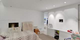 3535 Hiawatha Ave Gallery 21