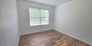 Centrally Located 3/2.5 | Fenced Yard + Loft + Garage Gallery 20