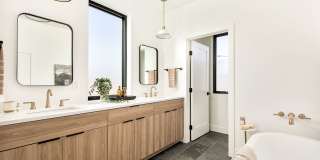 LUX 3BD, 4BA Sunnyside Home with Office and 2-Car Garage Gallery 17