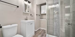 Charming 2BR Upstairs unit in Franklinton Gallery 13